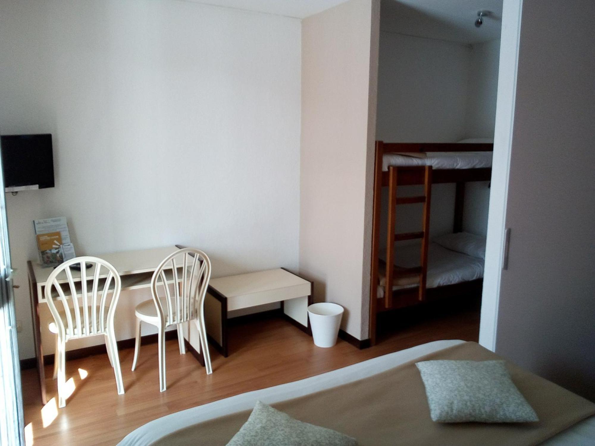Hotel Les Gabarres Тур-де-Фор Номер фото