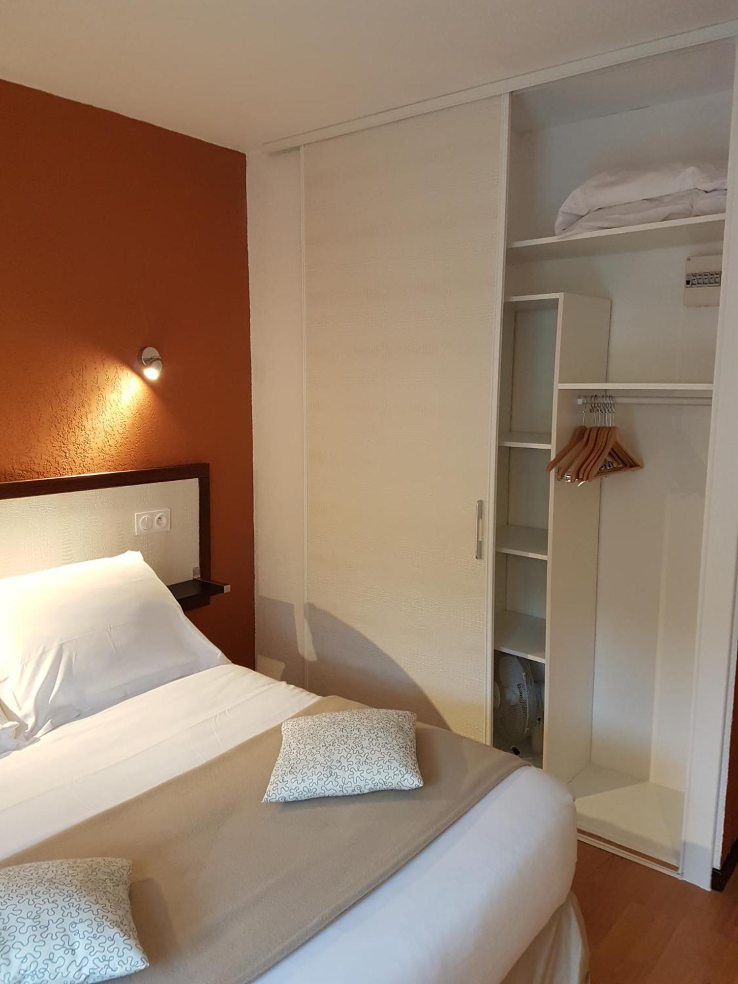 Hotel Les Gabarres Тур-де-Фор Номер фото